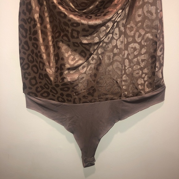 ✨2/$40✨PLUS COWL NECK CAMI LEOPARD PRINT BODYSUIT✨ - Picture 6 of 6